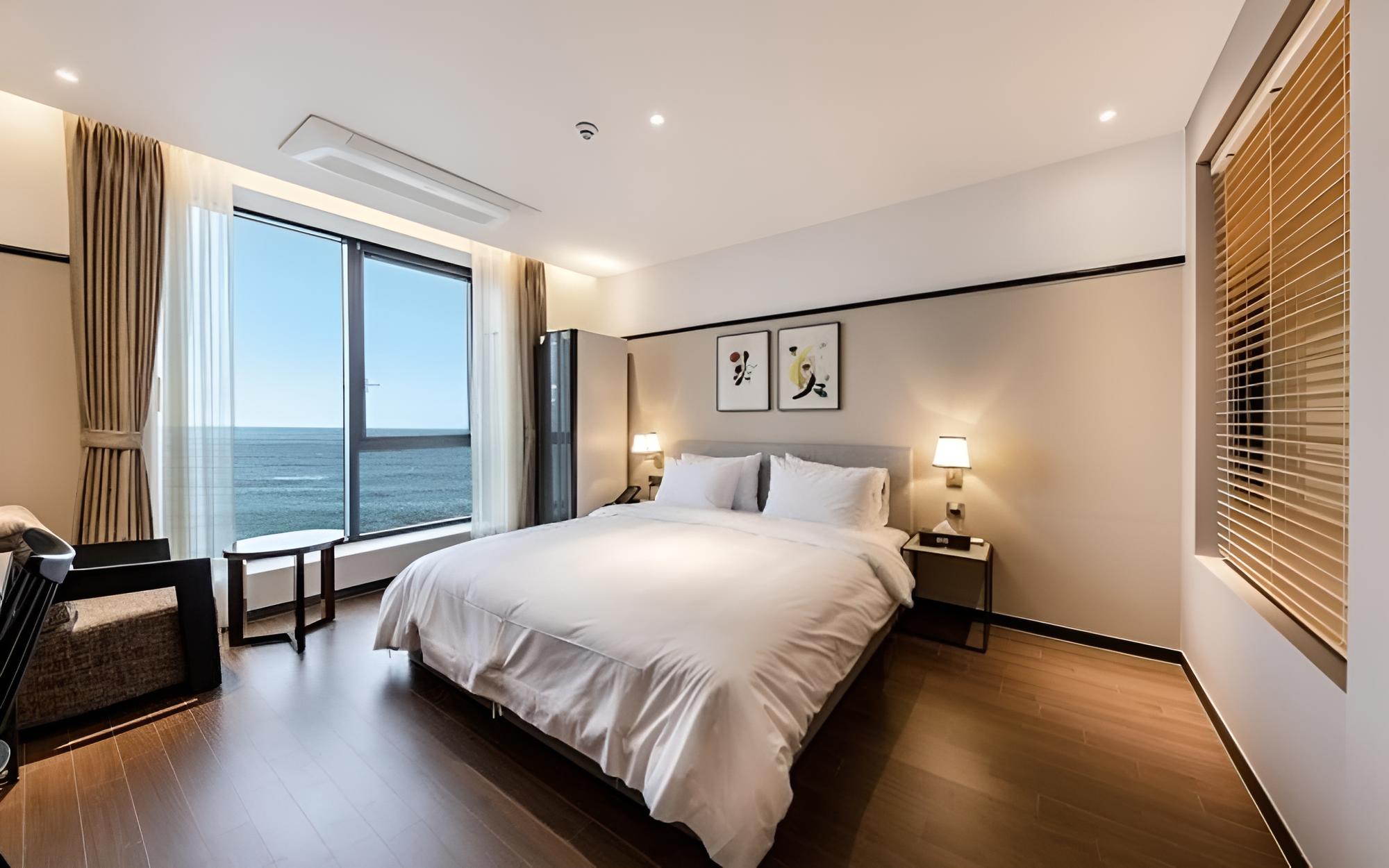 Room (High Floor Premier Ocean VIP Double ()