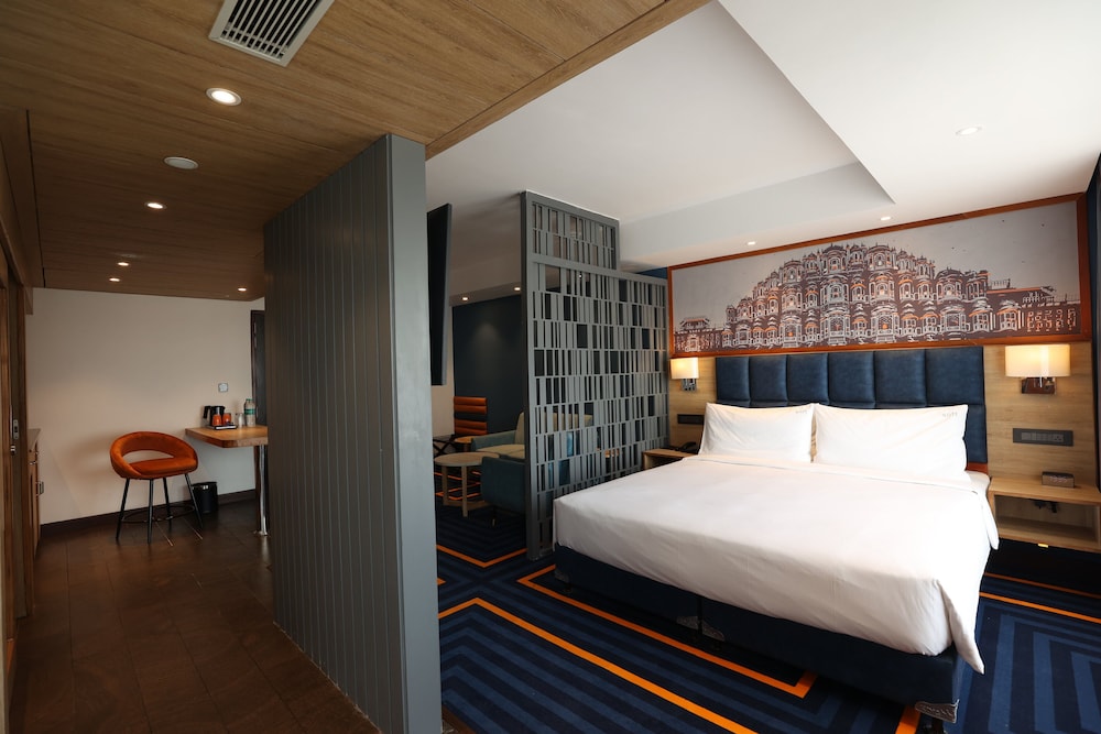 Suite, 1 King Bed, Kitchenette (Dining) - Photo 14