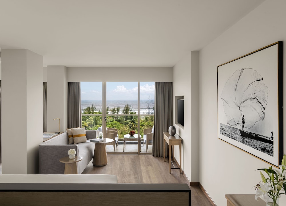 Suite - Photo 9
