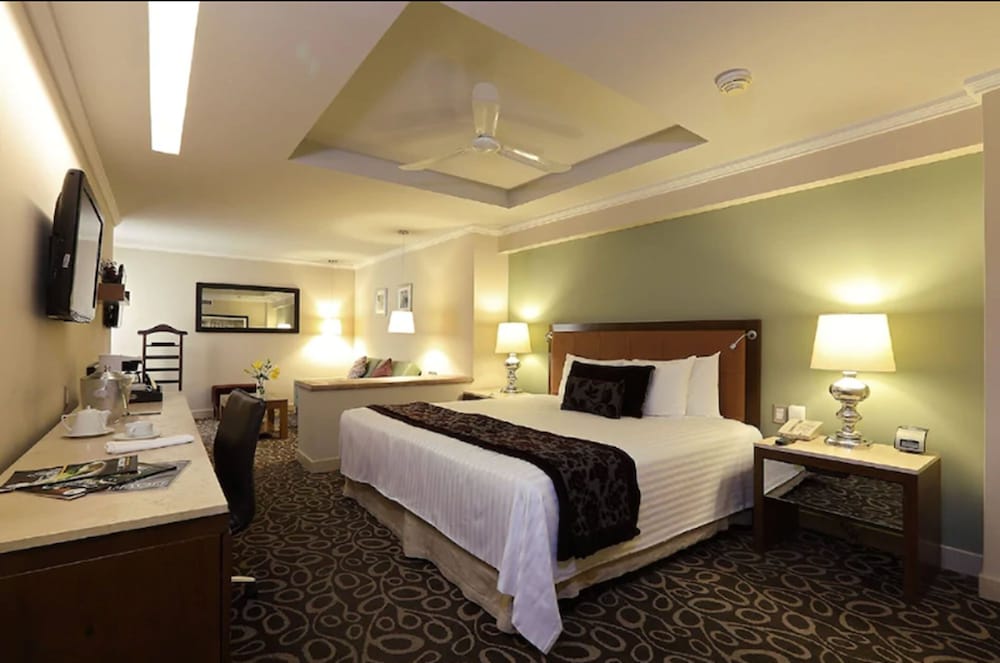 Junior Suite, 1 King Bed (Interior) photo 1