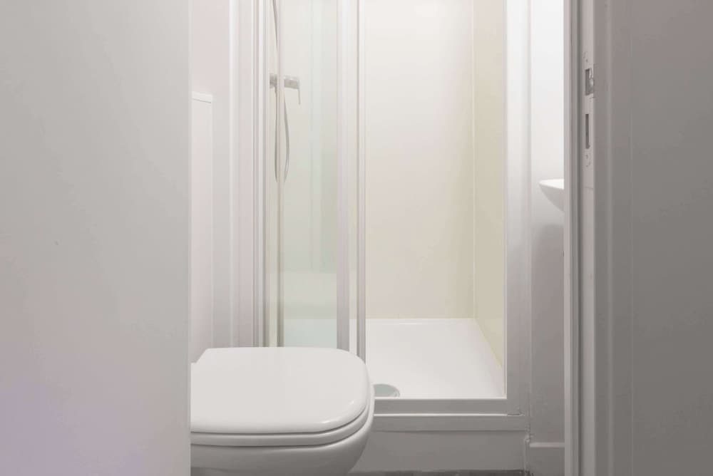 Standard Room, 1 Double Bed (Shared Bathroom and Toilet) photo 3