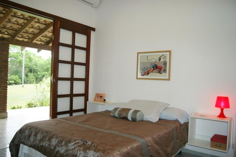 Basic Double Room, 1 Queen Bed, Courtyard View photo 2