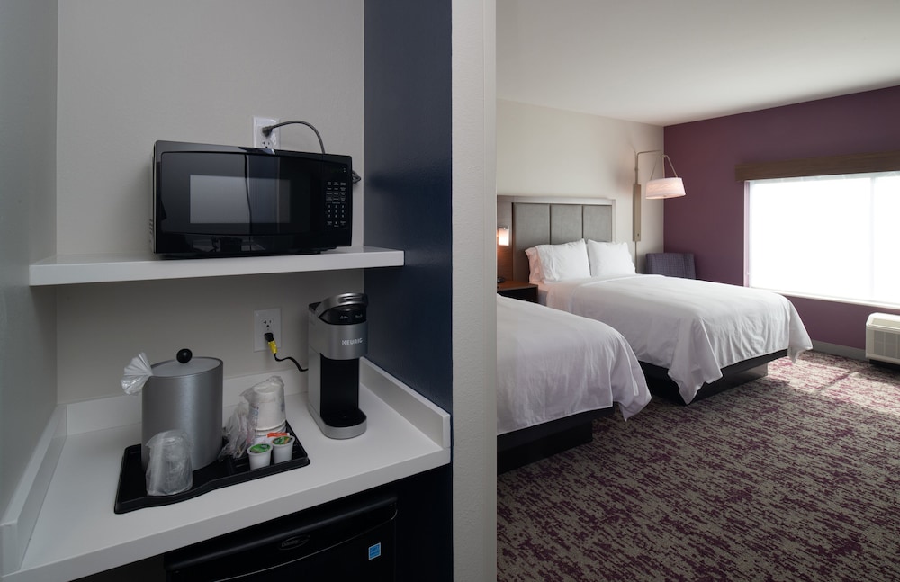 Room - Photo 2
