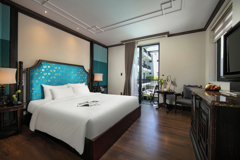 Deluxe Double or Twin Room, Pool View - Photo 1