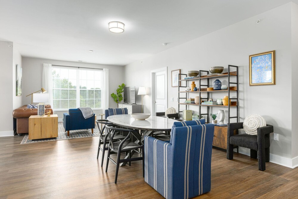 Downtown Luxury - Top Floor 2BR at Topiary Park, 写真 22