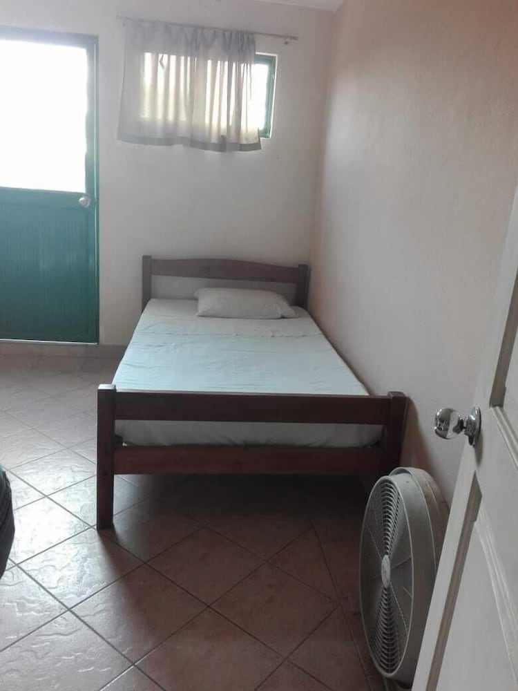 Family Double Or Twin Room, Multiple Beds, Non Smoking photo 3