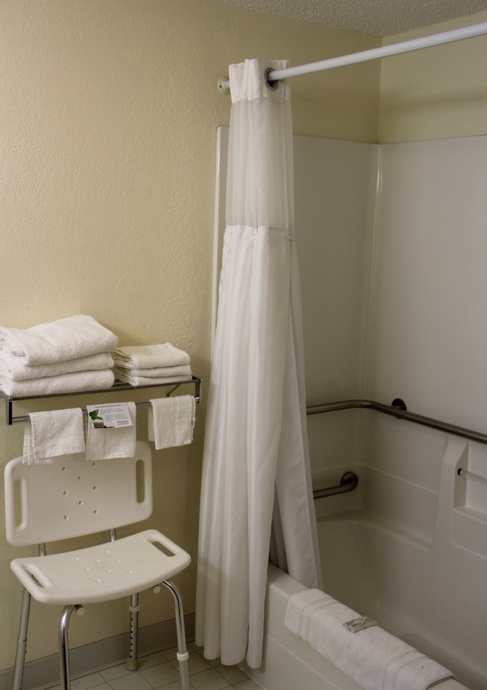 Room, 1 Queen Bed, Accessible photo 2