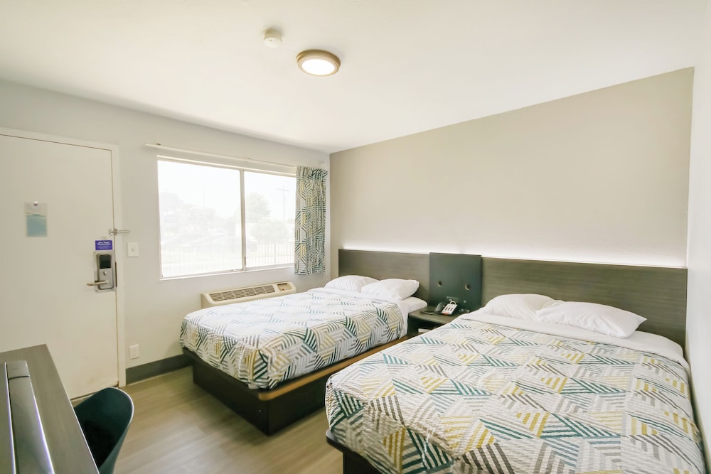 Room, 2 Double Beds, Non Smoking (Accessible) photo 3