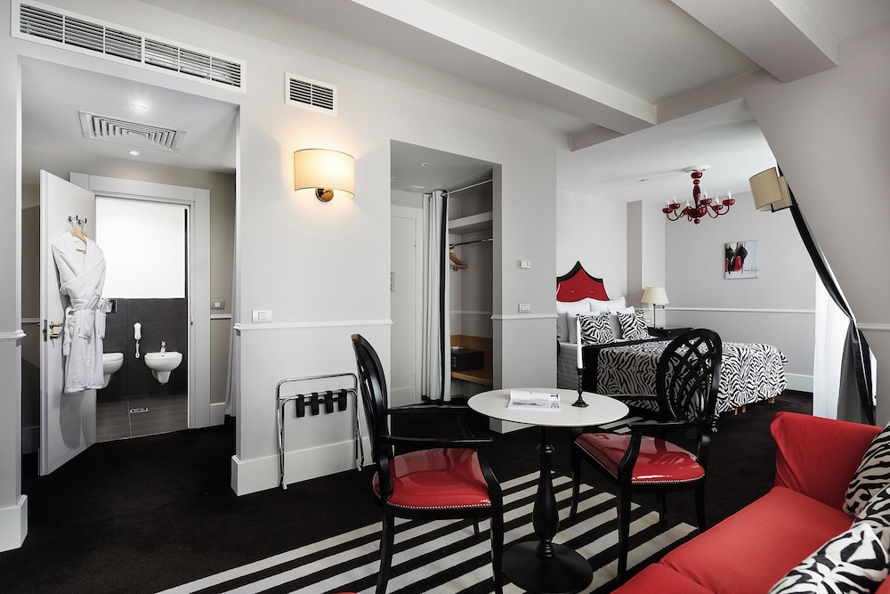 Suite, 1 Bedroom, Balcony, City View