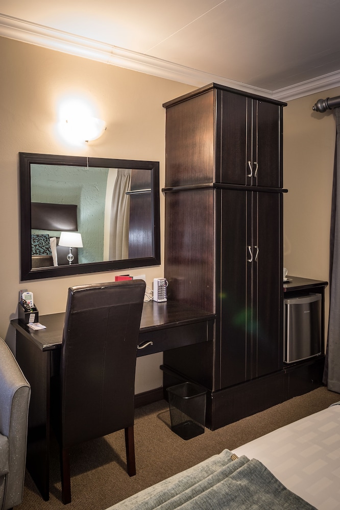 Executive Twin Room - Photo 4