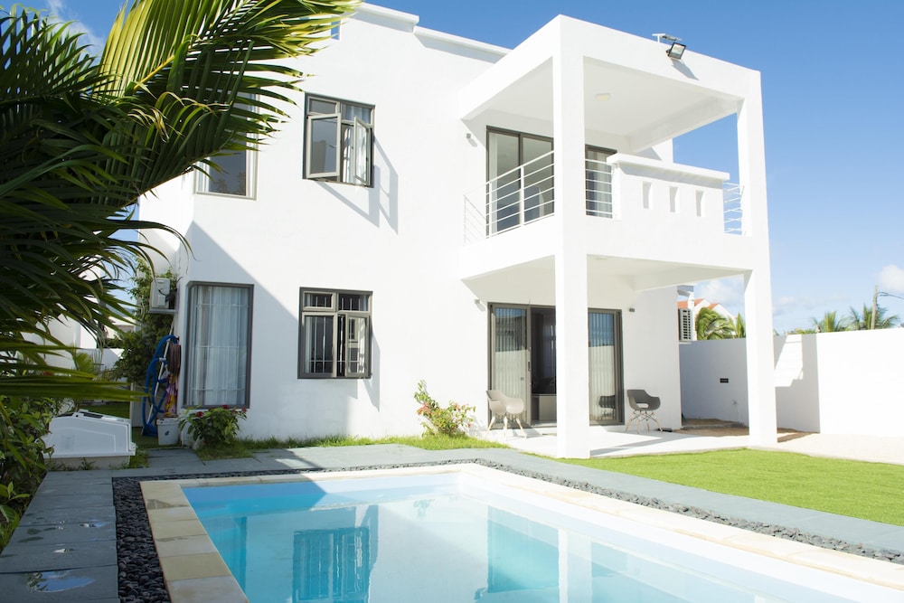 Villa photo 1