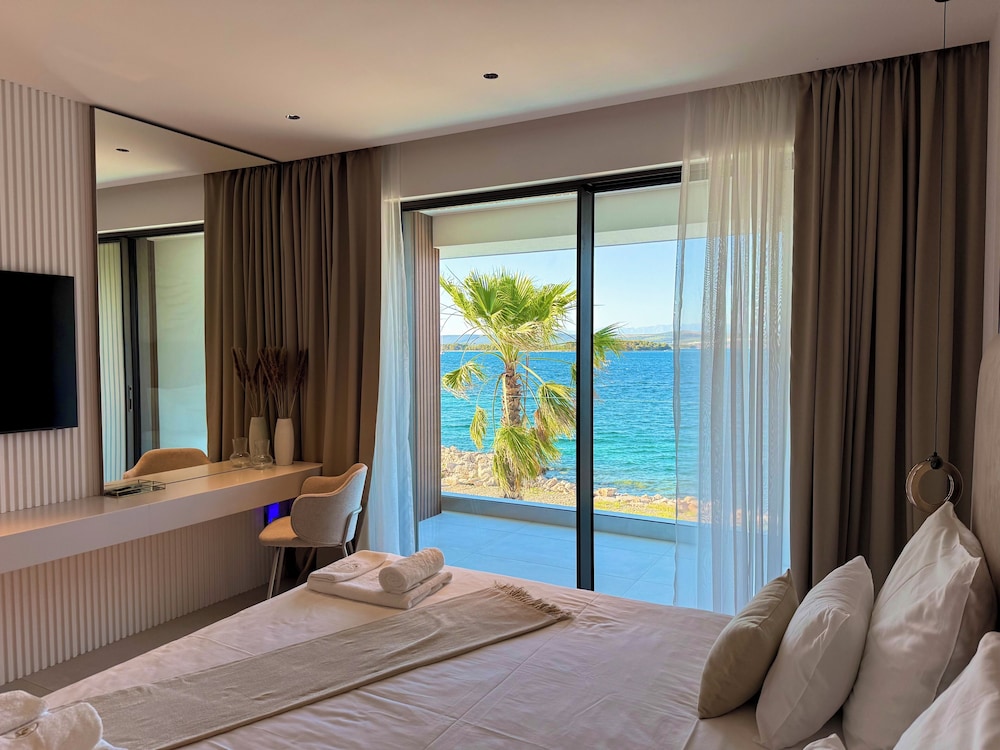 Premium Villa, 3 Bedrooms, Private Pool, Beachfront photo 2