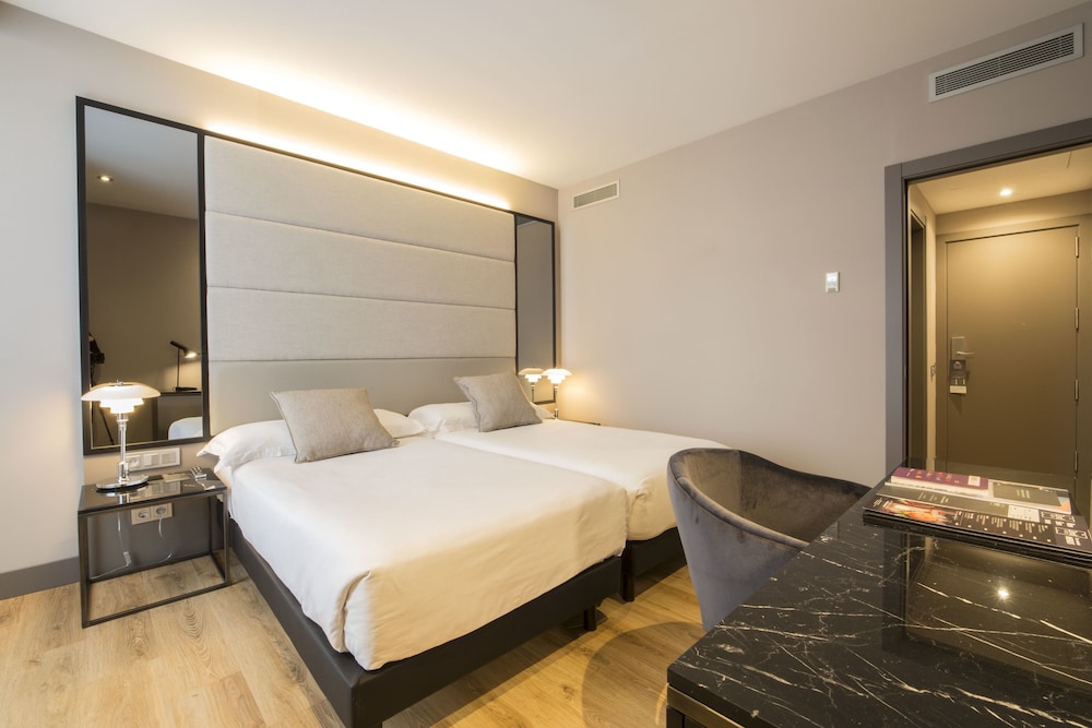 Standard Double Room Single Use photo 3