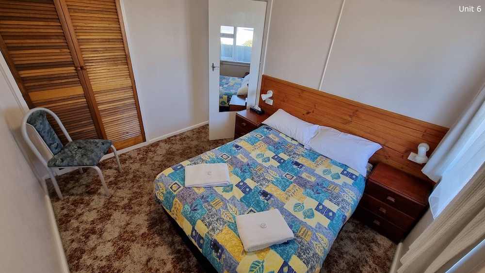 Standard Room, Two Bedroom, Kitchen (Unit 6)
