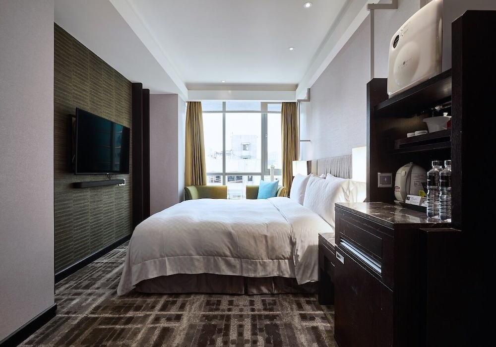 Premium King Room