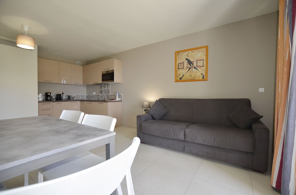 Executive Suite - Photo 5