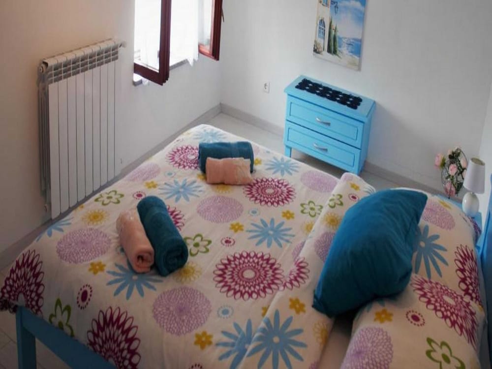 Apartment (Two Bedroom Apartment With Shared Ter)