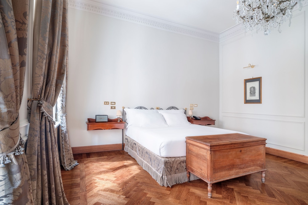 Suite, Garden View