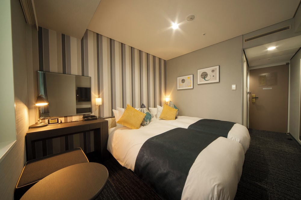 Economy Twin Room with No View - Non-Smoking (17 square meters)