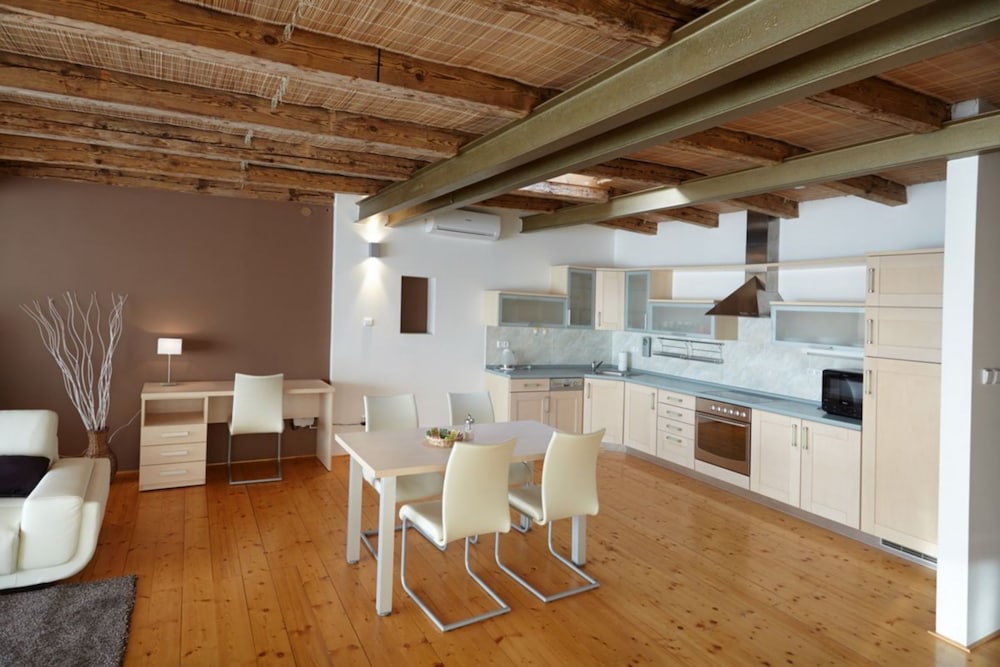 Apartment, Patio, City View photo 3