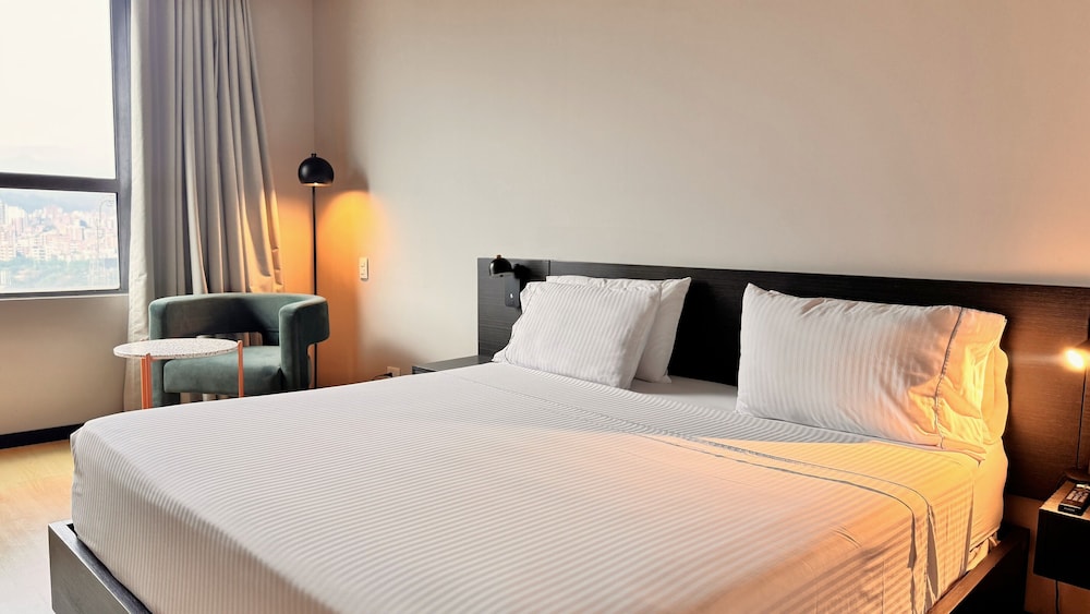 Deluxe Double Room, 1 Queen Bed - Photo 3