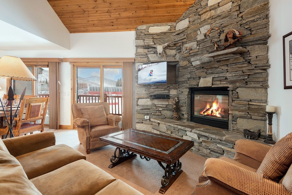 Condo, 3 Bedrooms