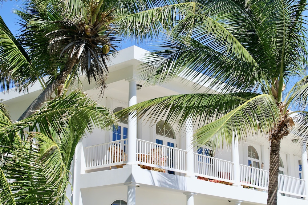 Executive Condo photo 1