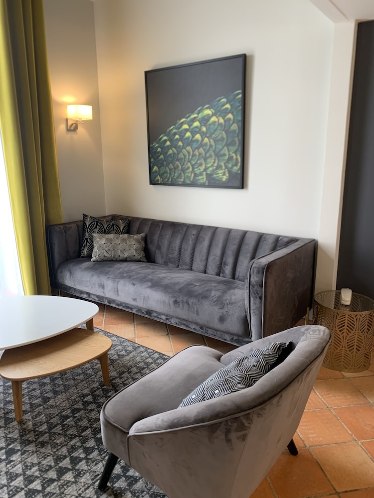 Mezzanine Suite - Photo 3