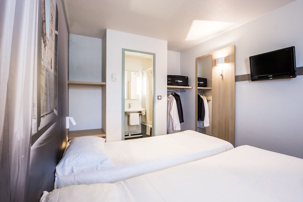 Twin Room, Non Smoking photo 3