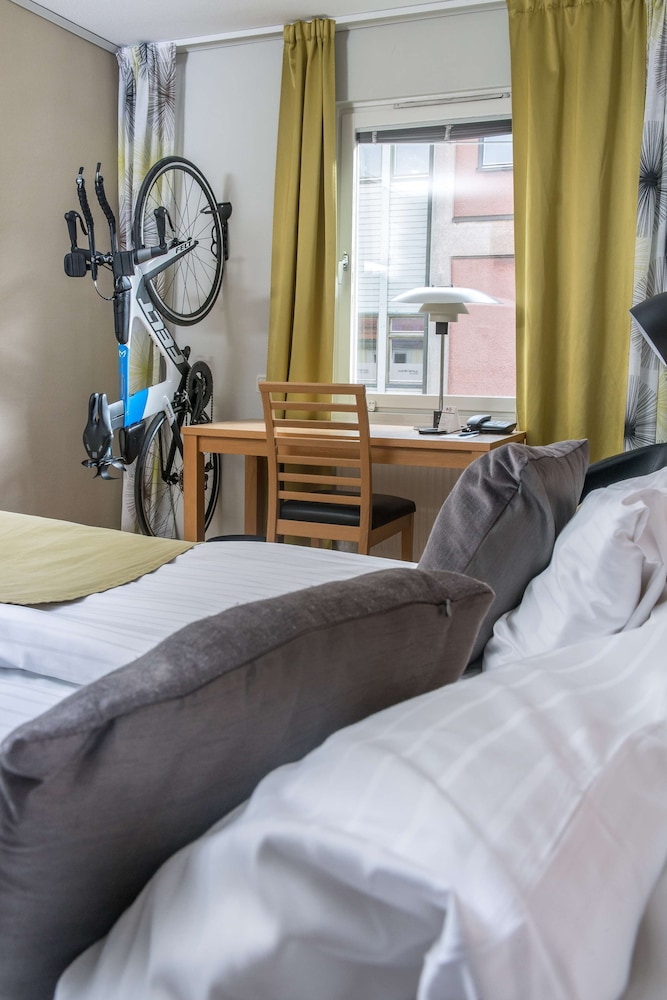 Standard Room, 2 Twin Beds, Non Smoking - Photo 8