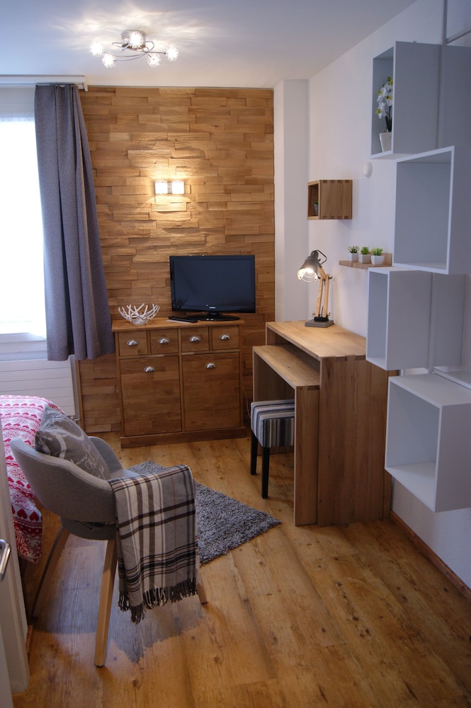 Single Room, 1 Large Twin Bed photo 2