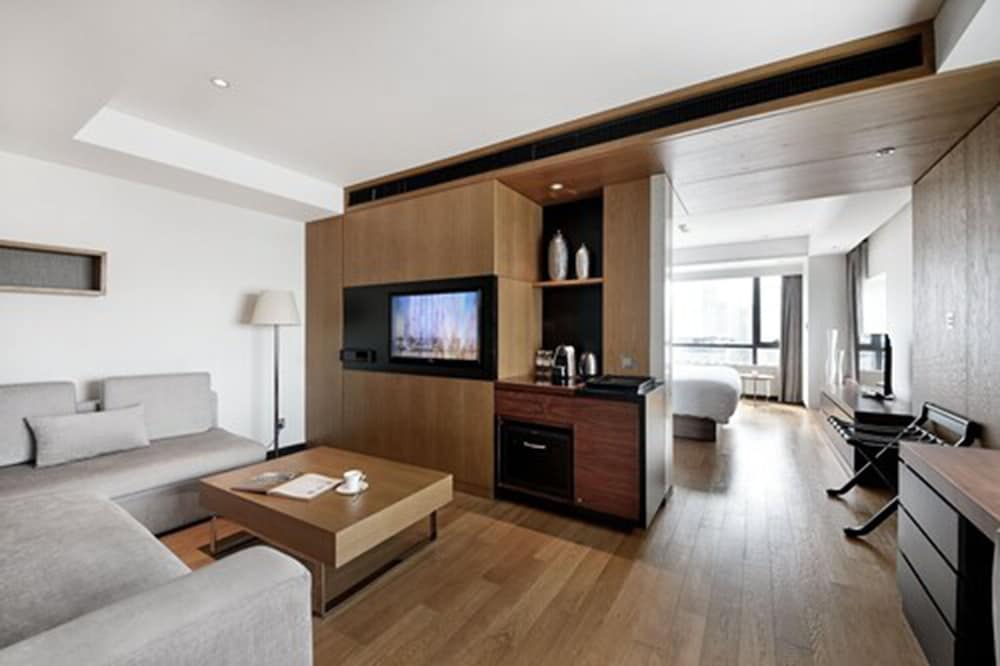 Junior Suite, City View