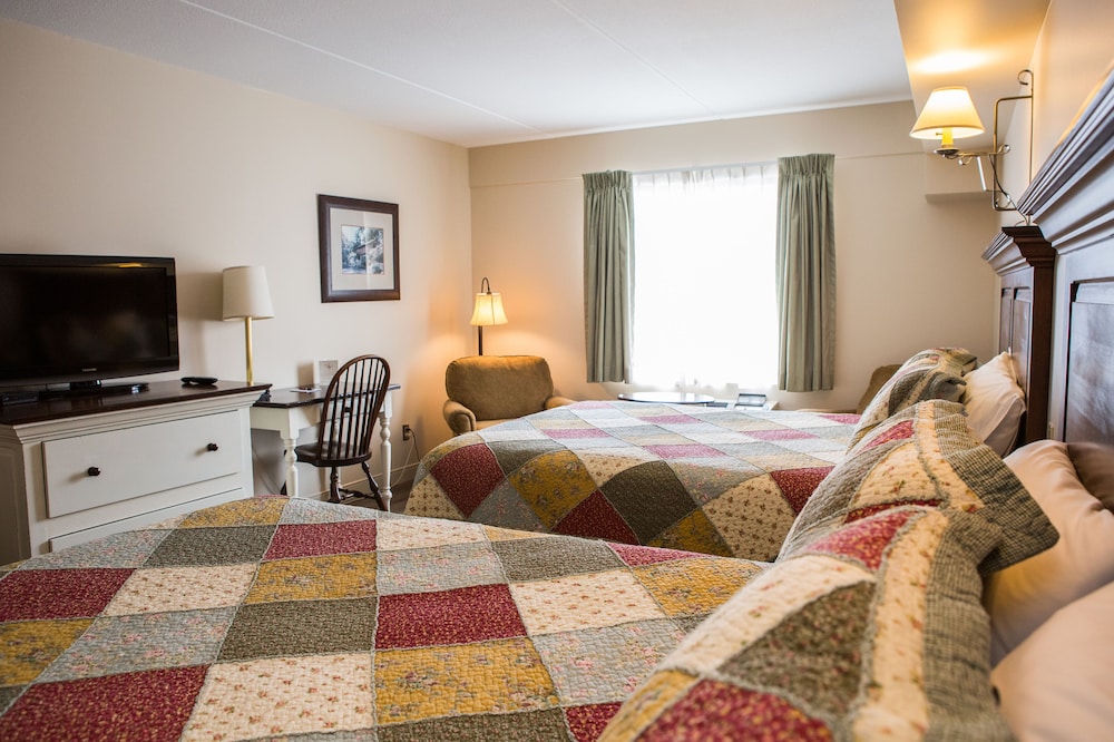 Standard Room, 2 Queen Beds photo 2