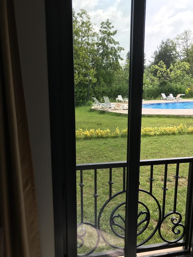 Villa photo 3