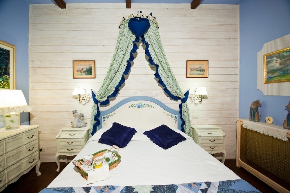 Deluxe Double Or Twin Room, Pool Access