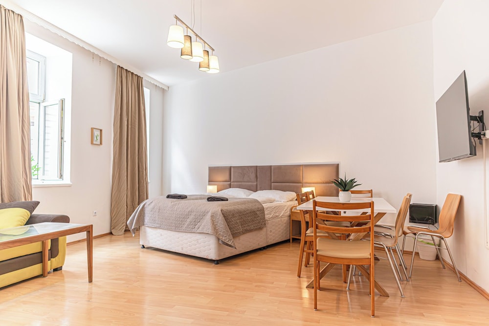 Basic Apartment