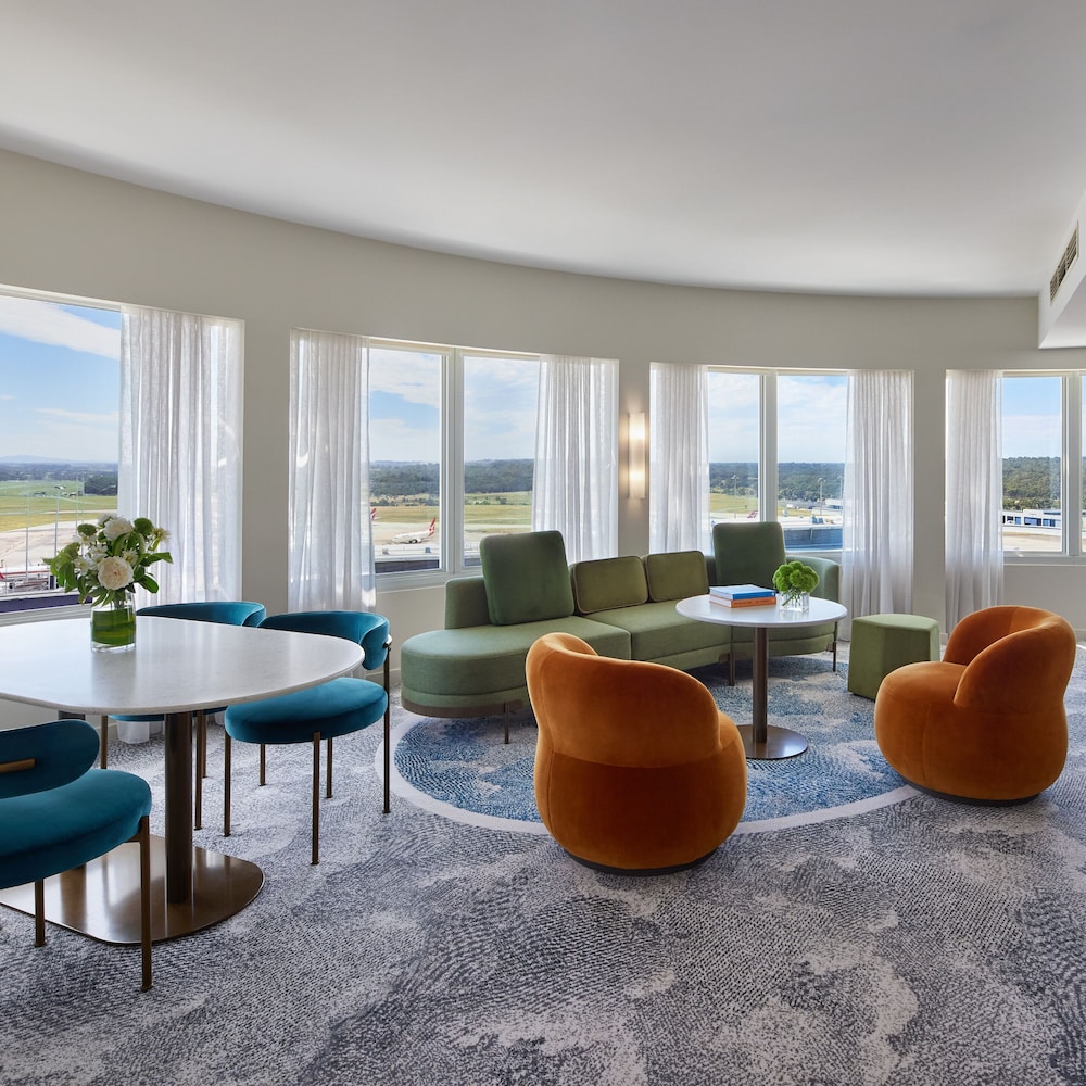 Spa Suite - Runway View - Photo 2