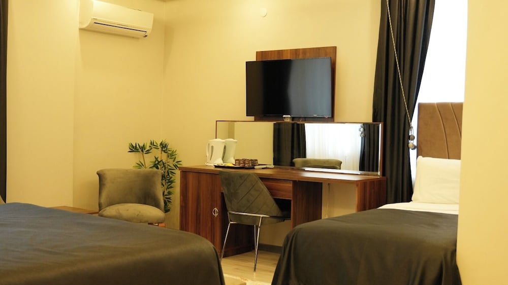 Standard Double or Twin Room - Photo 5