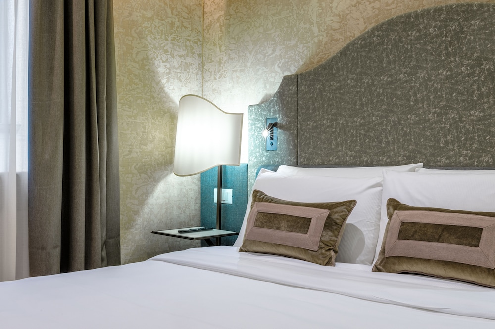 Superior Double or Twin Room photo 2