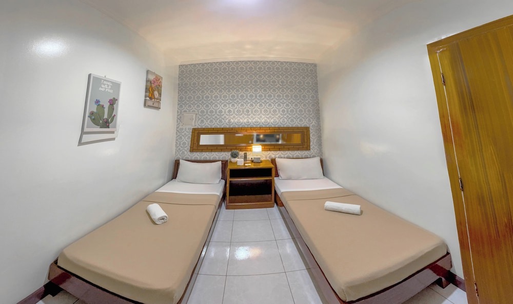 Economy Twin Room photo 1