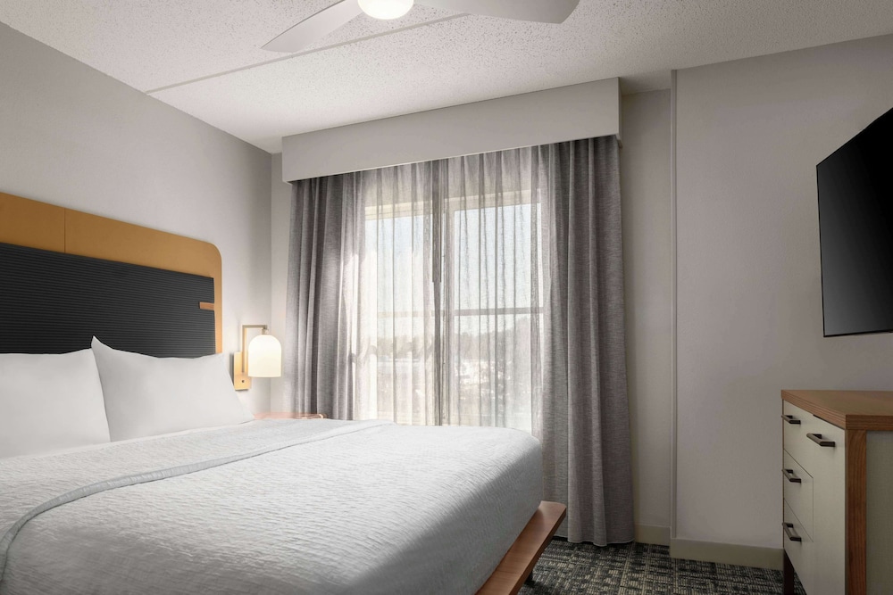 Deluxe Suite, 1 Bedroom, Kitchen (1 King Bed) photo 2