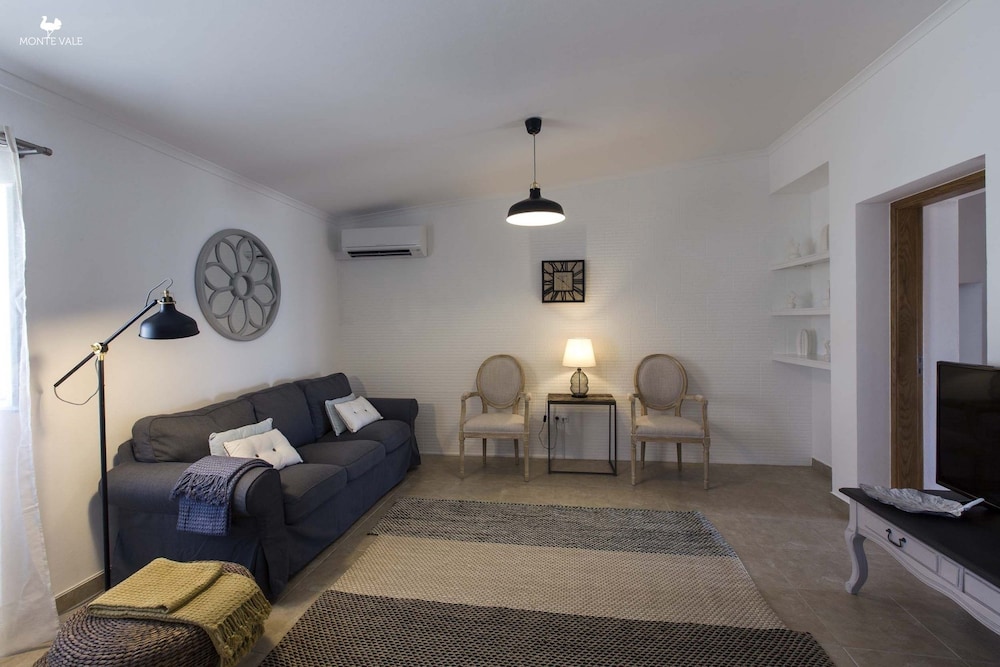 Deluxe Villa, 3 Bedrooms photo 2