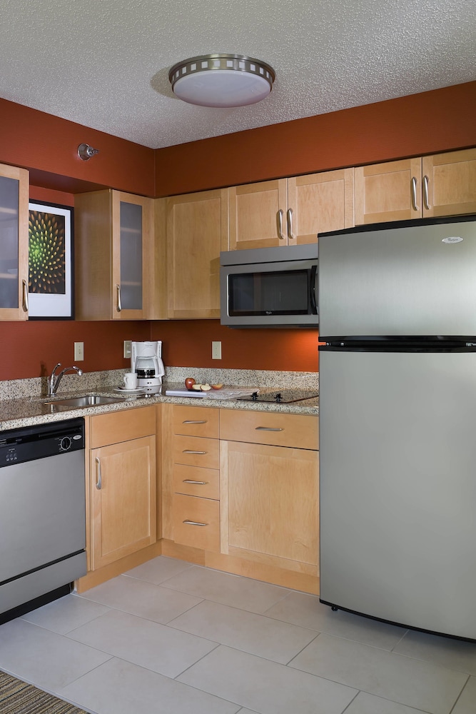 Suite, 1 Bedroom - Photo 3