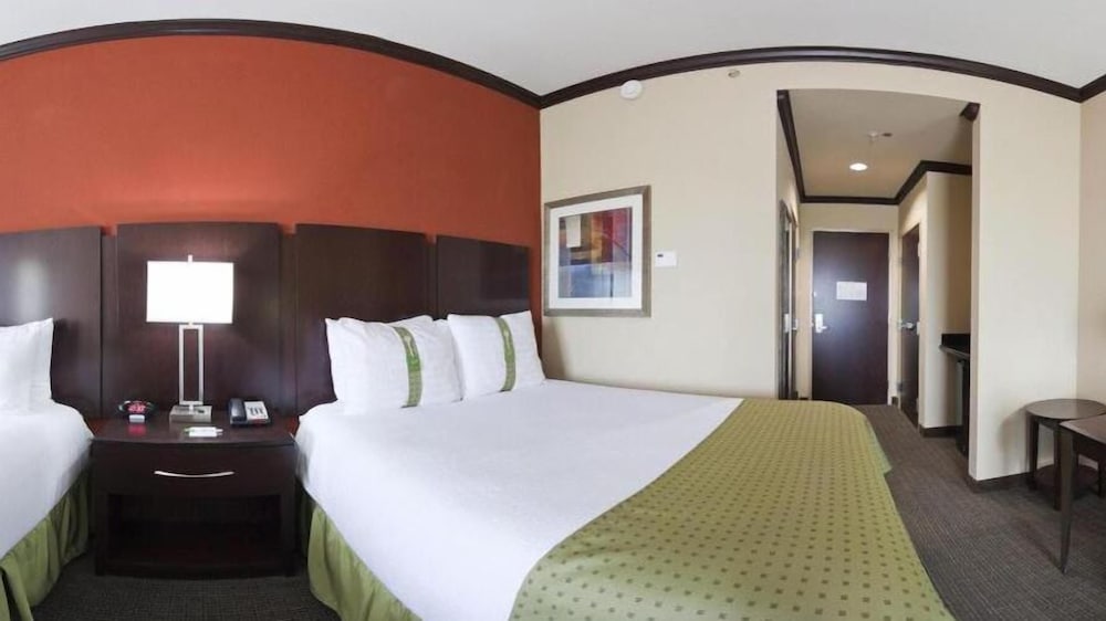 Standard Room, 1 King Bed (Additional Living Area) photo 3