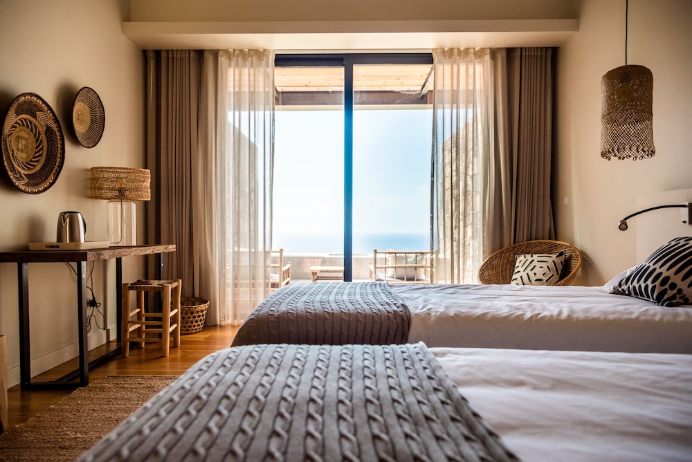 Quarto Duplo ou Twin Superior, com Vista para o Oceano, de Frente para o Mar