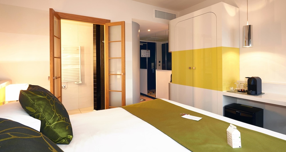 Superior Room, 1 King Bed - Photo 3