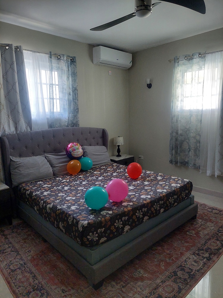 Standard Room, 1 King Bed - Photo 5
