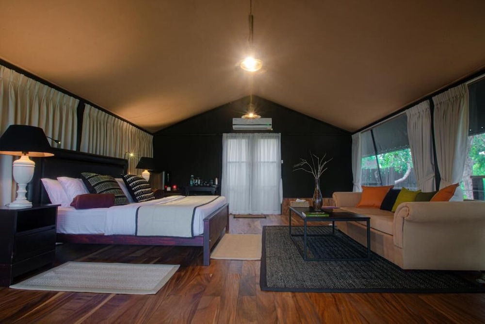 Suite with Lake View photo 1