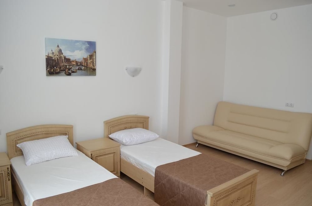 Family Triple Room, 1 Double Bed with Sofa bed, Non Smoking photo 2