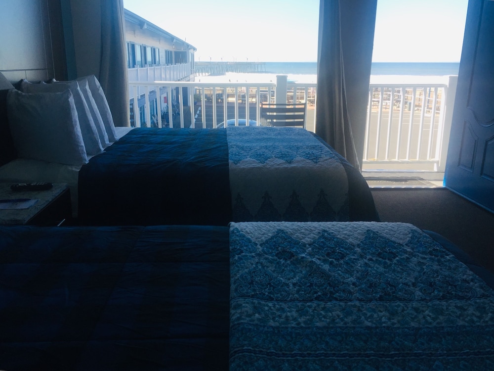 Standard Room, 2 Queen Beds photo 2